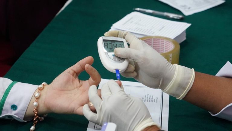 foto-cek-darah-768x432