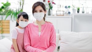 ilustrasi-ibu-dan-anak-pakai-masker-di-pandemi-corona_169