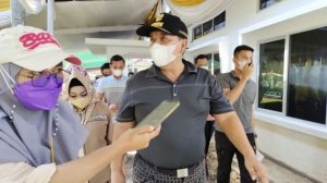 32433-gubernur-lampung-arinal-djunaidi-tinjau-vaksinasi-massal