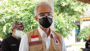 gubernur-jateng-ganjar-pranowo-saat-berada-di-rsud-dr-tjitrowardojo-purworejo-kamis-172021-3_169