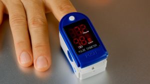 puls-oximeter-untuk-mendeteksi-happy-hypoxia-1_169