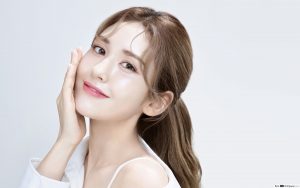 somi-model-korea-yang-cantik-wallpaper-2560x1600_7