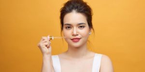 wanita-wajib-tahu-ini-cara-memilih-dan-menggunakan-serum-wajah-yang-benar-1573467486
