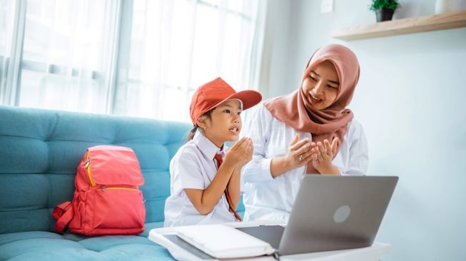 96434-dear-orangtua-simak-tips-atasi-burnout-saat-dampingi-anak-belajar