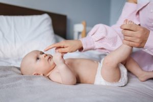 Ilustrasi_cara_mengobati_ruam_popok_pada_bayi-2021_09_23-09_58_18_e0e63a0cde69d4c18dd76a236888b07c_620x413_thumb