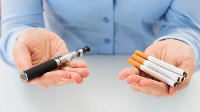 88251-ilustrasi-vape-atau-rokok
