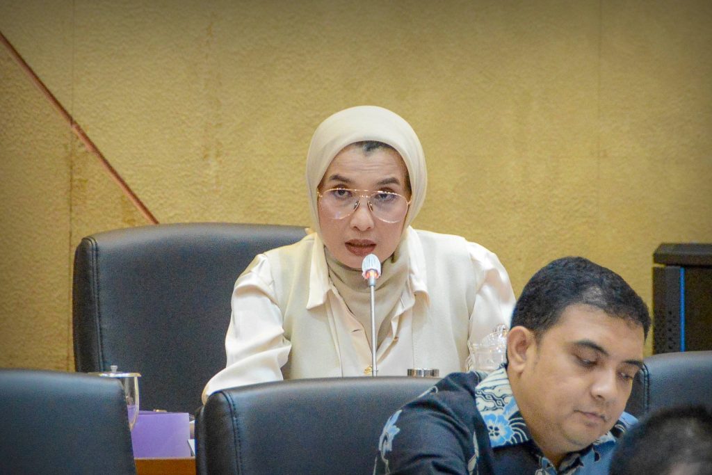 Anggota_Komisi_IX_DPR_RI_Arzeti_Bilbina__Foto__Mario_vel20251009121418