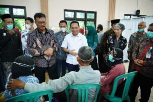 177678280569e78dd59f2a72.97039014